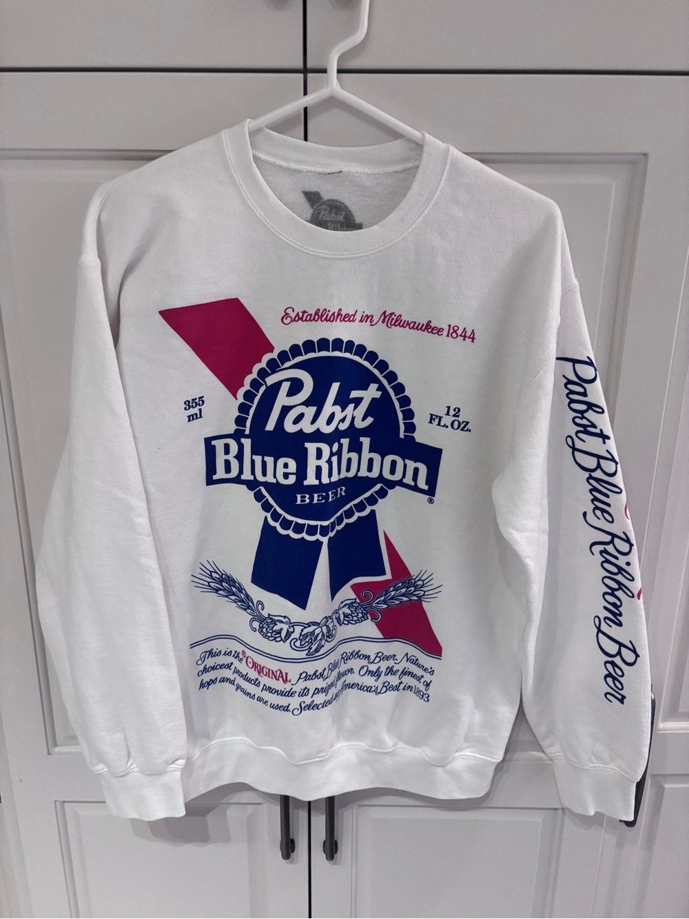 Pabst Blue Ribbon PBR Beer Graphic Crewneck Sweatshirt White Medium